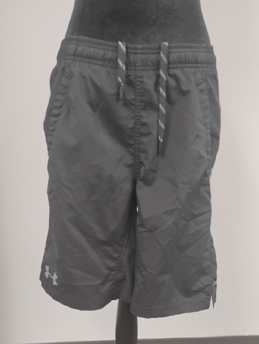 Under Armour Black Men's Athletic Drawstring Shorts, Sz S/M, Loose Fit.